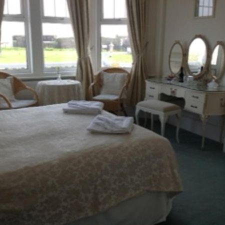 Bed and Breakfast Bassets House Истбурн Экстерьер фото