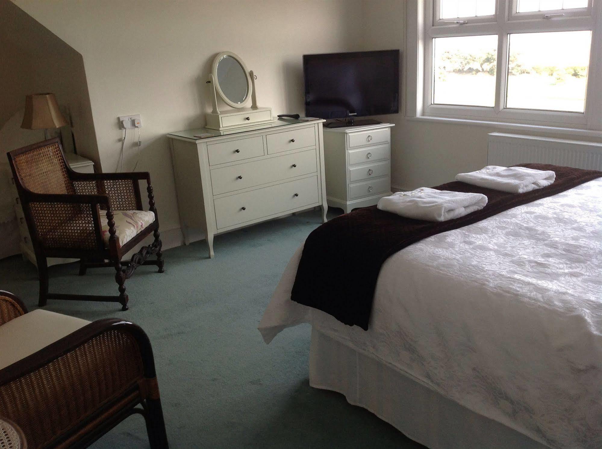 Bed and Breakfast Bassets House Истбурн Экстерьер фото