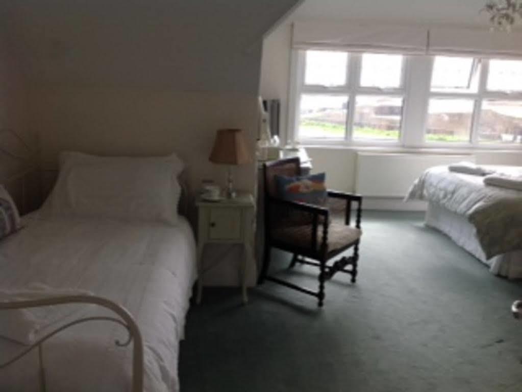 Bed and Breakfast Bassets House Истбурн Экстерьер фото